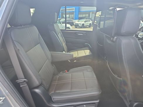 Used 2025 Chevrolet Tahoe High Country AWD/4WD image 21