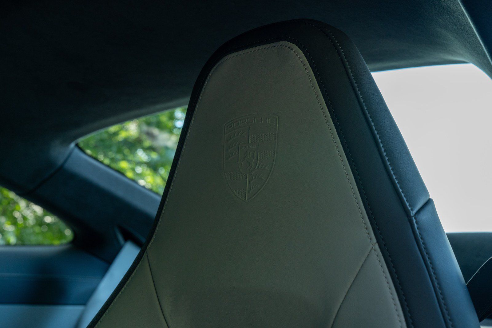 Certified 2025 Porsche 911 Carrera RWD image 31