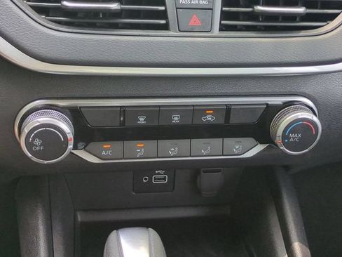 Used 2024 Nissan Altima 2.5 S FWD image 25
