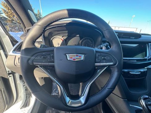 Used 2024 Cadillac XT6 Sport w/ Technology Package image 17