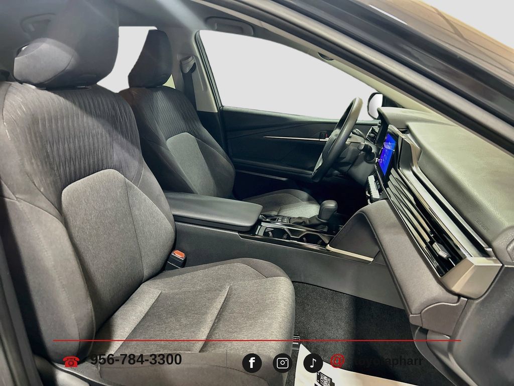 Used 2025 Toyota Camry LE FWD image 25