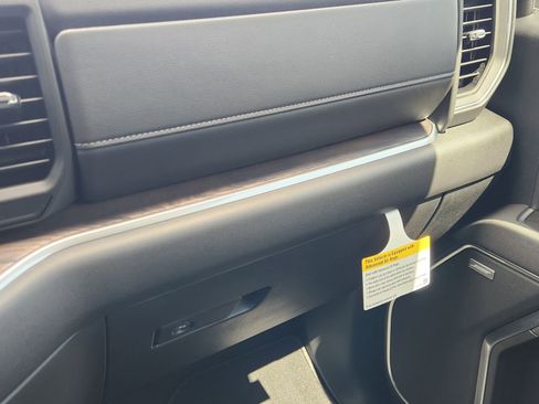 New 2026 GMC Sierra 1500 SLT w/ SLT Convenience Package AWD/4WD image 24