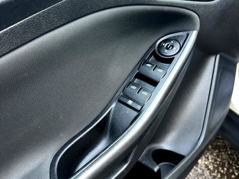 Used 2017 Ford Focus SEL w/ Cold Weather Package image 15