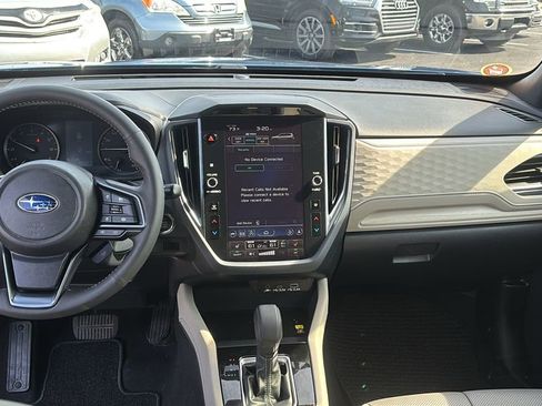 Used 2025 Subaru Forester Limited AWD/4WD image 12