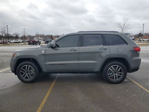 Used 2021 Jeep Grand Cherokee Trailhawk w/ Premium Lighting Group image 4