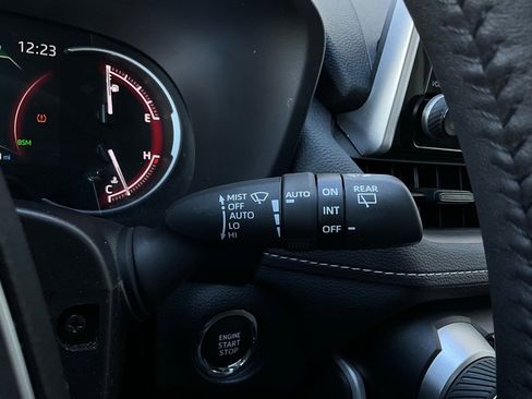 Used 2025 Toyota RAV4 XLE image 37