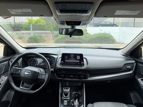 Used 2025 Nissan Rogue SV FWD image 35