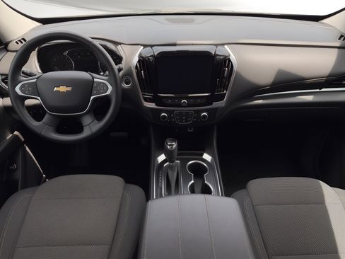 Used 2018 Chevrolet Traverse LT FWD image 19
