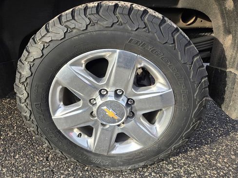 Used 2022 Chevrolet Silverado 2500 LTZ image 46