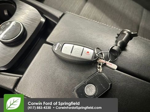 Used 2021 Nissan Rogue S image 17