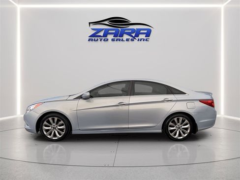 Used 2013 Hyundai Sonata SE w/ Navigation & Sunroof Pkg image 9