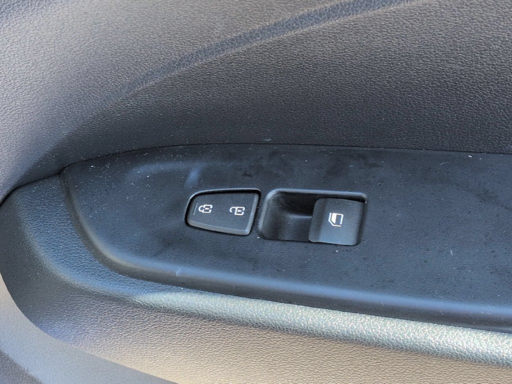 Used 2026 Hyundai Venue SEL FWD image 33