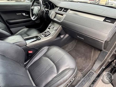 Used 2019 Land Rover Range Rover Evoque SE image 12