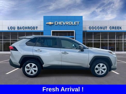 Used 2025 Toyota RAV4 LE image 9