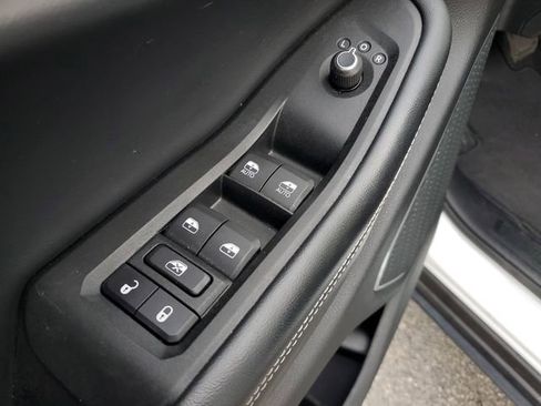 Used 2021 Jeep Grand Cherokee L Laredo w/ Luxury Tech Group I AWD/4WD image 24