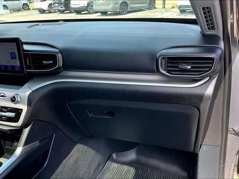 Used 2021 Ford Explorer XLT w/ Equipment Group 202A image 21