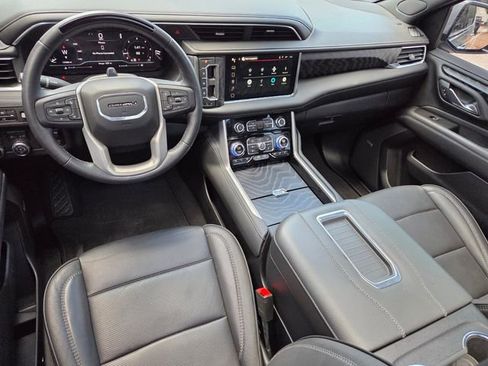 Used 2024 GMC Yukon Denali w/ Advanced Technology Package AWD/4WD image 10
