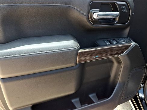 Used 2021 Chevrolet Silverado 1500 LT AWD/4WD image 12