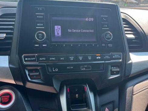 Used 2019 Honda Odyssey LX image 40