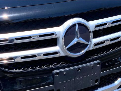 Used 2021 Mercedes-Benz GLB 250 4MATIC image 29