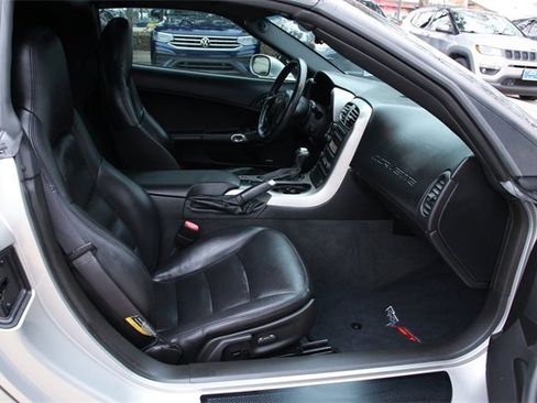 Used 2005 Chevrolet Corvette Coupe w/ Preferred Equipment Group image 31
