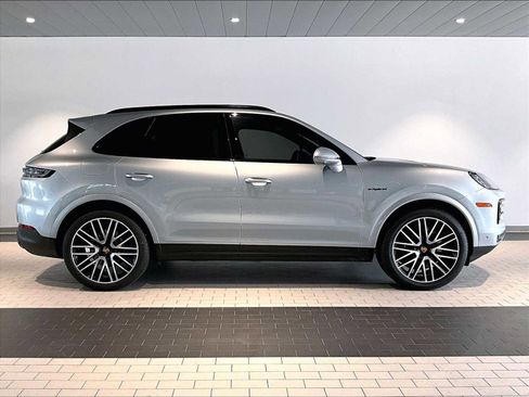 New 2026 Porsche Cayenne E-Hybrid image 8