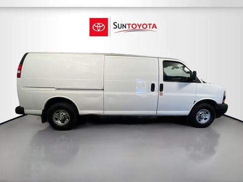 Used 2020 Chevrolet Express 3500 Extended w/ Driver Convenience Package RWD image 2