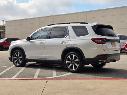 Used 2025 Honda Pilot Elite image 5