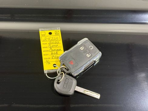 Used 2022 GMC Canyon AT4 w/ Driver Alert Package AWD/4WD image 41