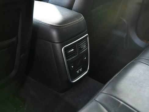 Used 2019 Chrysler 300 Limited RWD image 21