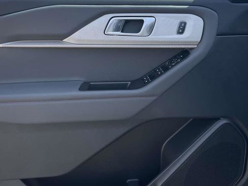 New 2025 Ford Explorer Active image 22