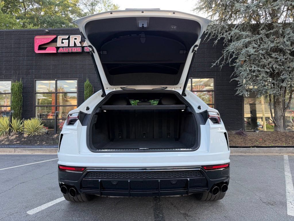 Used 2021 Lamborghini Urus AWD/4WD image 17