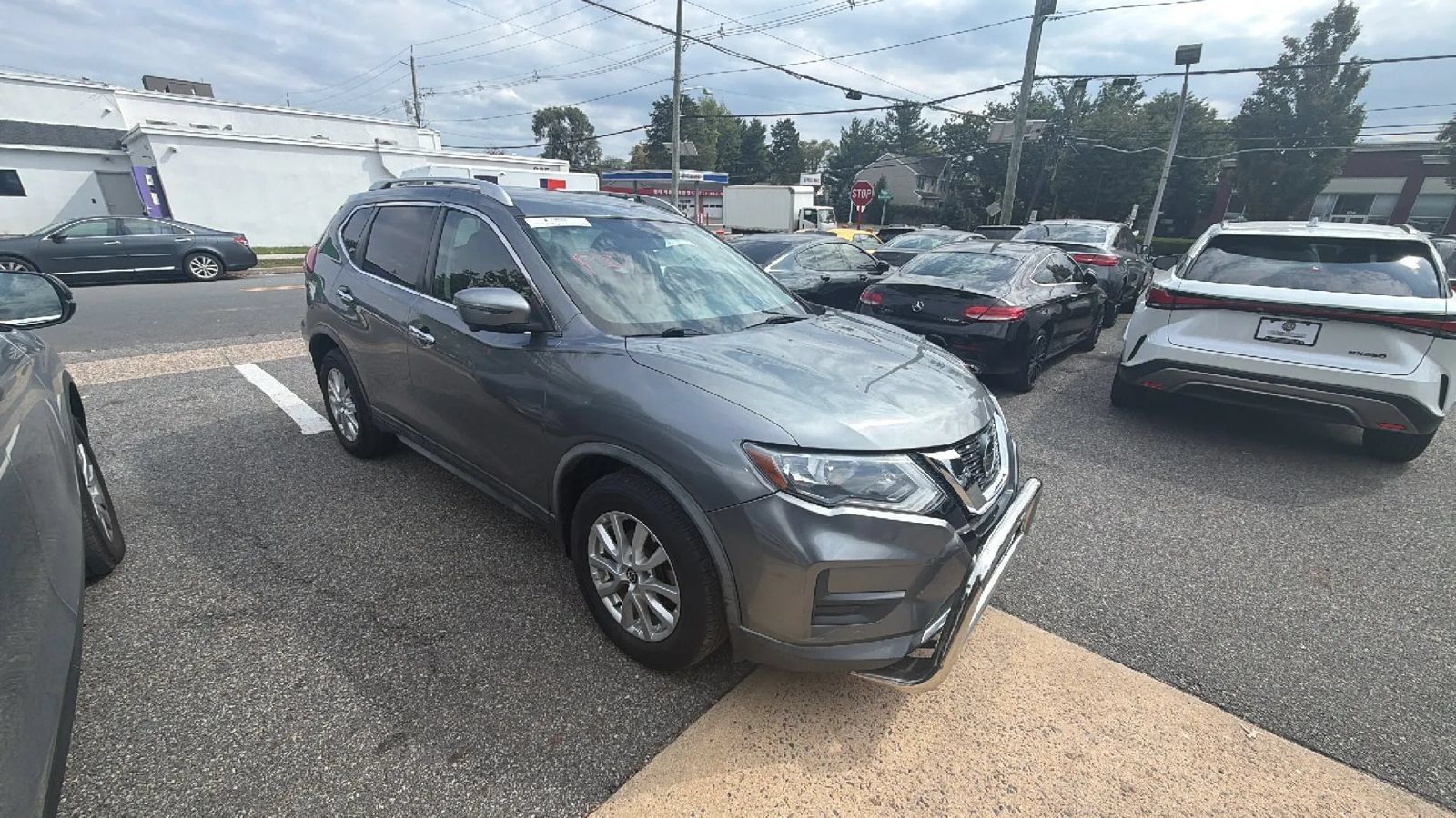 Used 2018 Nissan Rogue SV w/ Premium Package AWD/4WD image 15