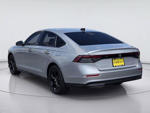 Used 2025 Honda Accord SE image 6
