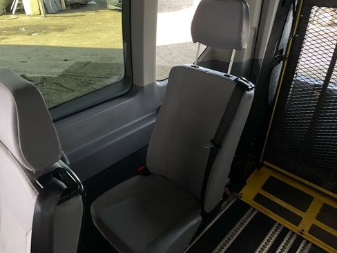 Used 2019 Ford Transit 350 XL image 22