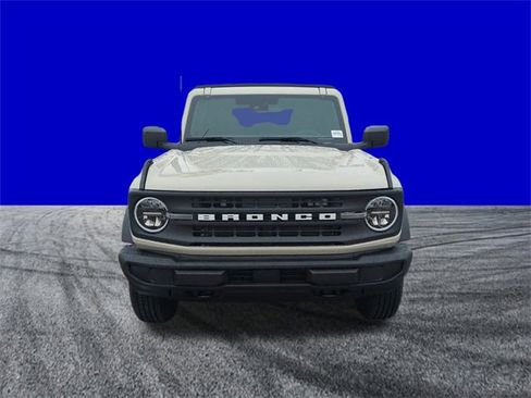New 2025 Ford Bronco 4-Door image 9