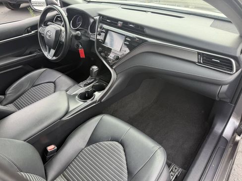 Used 2019 Toyota Camry SE FWD image 20