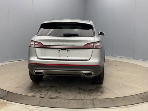 Used 2022 Lincoln Nautilus Reserve AWD/4WD image 3