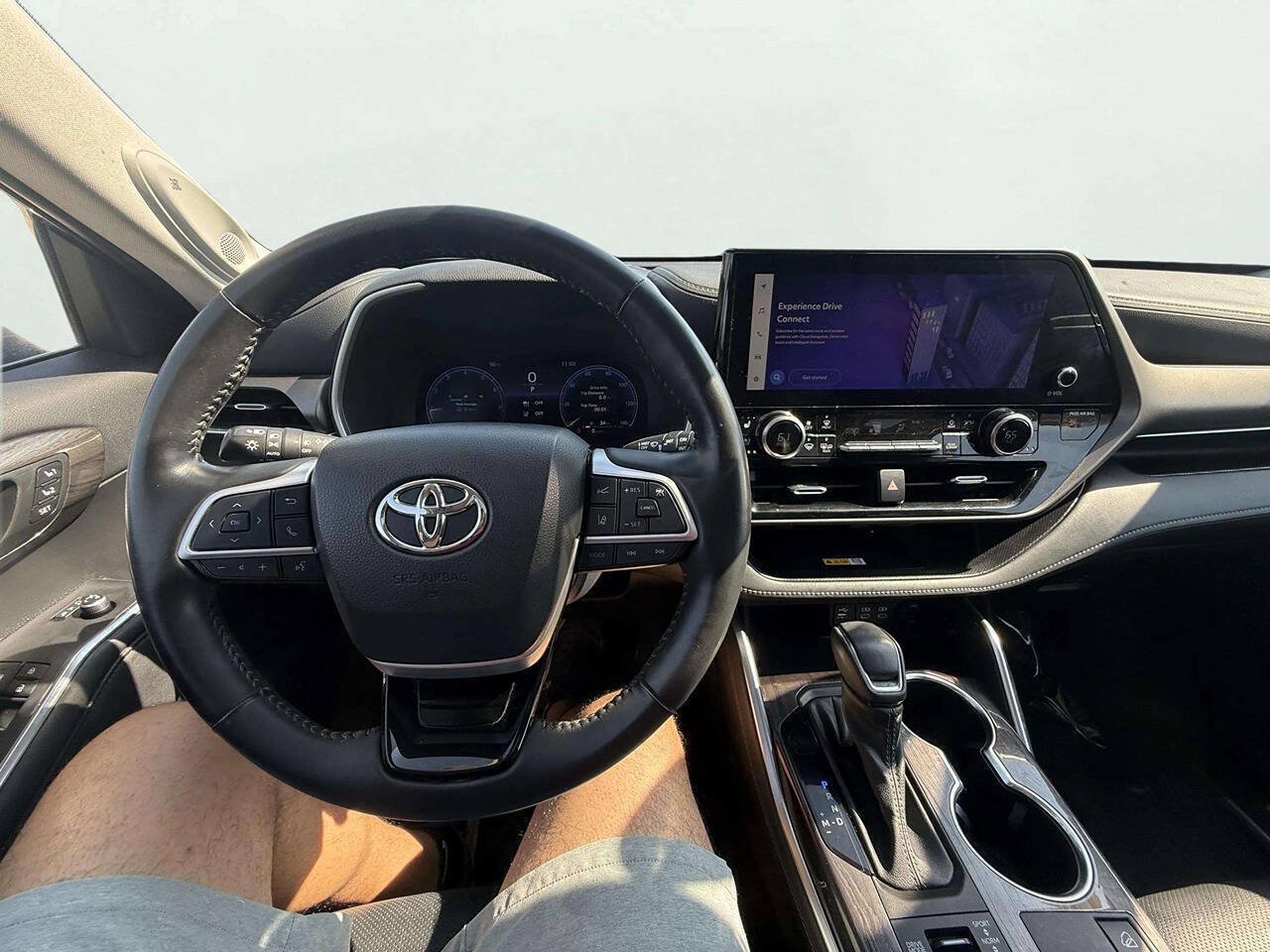 Used 2023 Toyota Highlander Limited AWD/4WD image 16