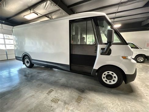 Used 2024 Chevrolet Brightdrop 600 w/ Commercial Equipment Package image 9