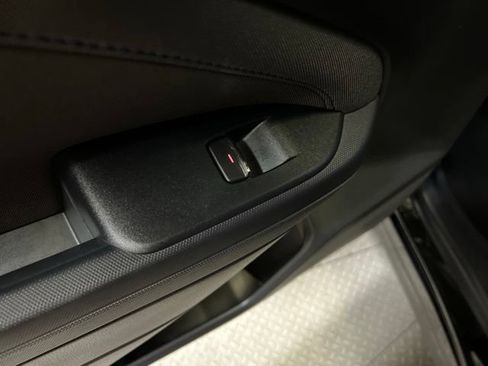 Used 2025 Subaru Forester Premium AWD/4WD image 41