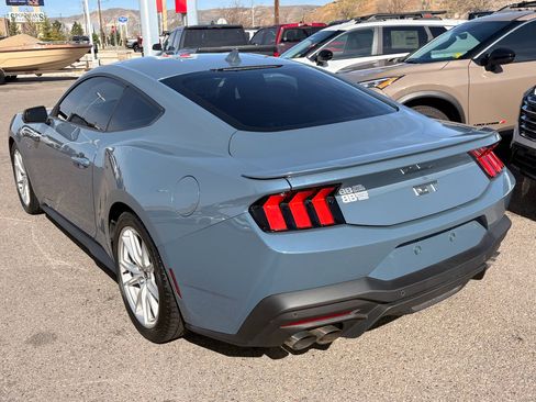 Used 2024 Ford Mustang GT Premium RWD image 3