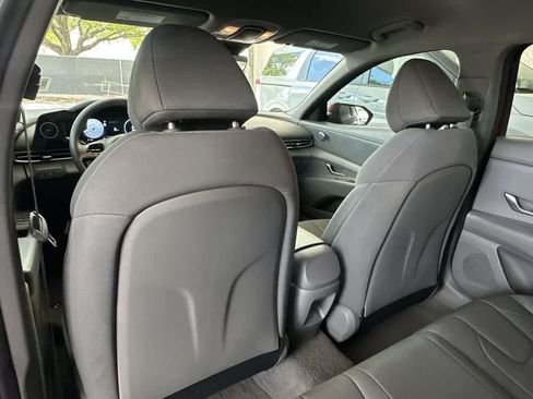 Used 2024 Hyundai Elantra SEL FWD image 23