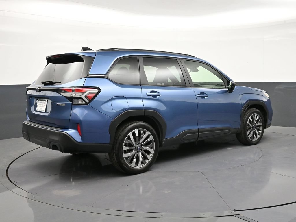 Used 2025 Subaru Forester Touring AWD/4WD image 5