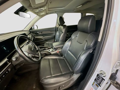 Used 2025 Kia Telluride S AWD/4WD image 13