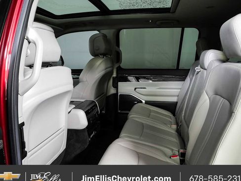Used 2022 Jeep Wagoneer Series II w/ Premium Group I AWD/4WD image 19
