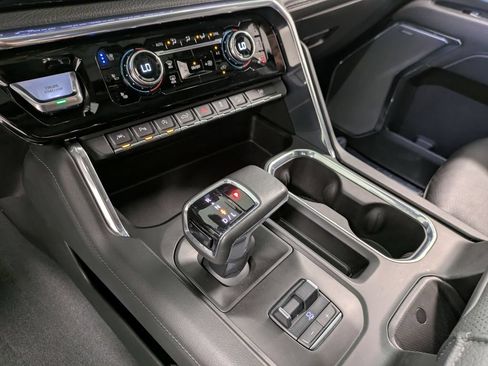 Used 2023 GMC Sierra 1500 Denali w/ Technology Package AWD/4WD image 15