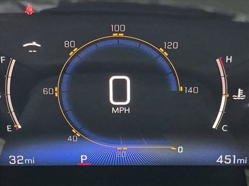 Used 2026 Chevrolet Trax ACTIV w/ Sunroof Package FWD image 11