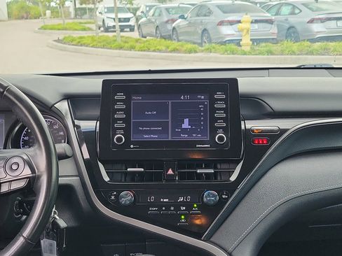 Used 2024 Toyota Camry SE image 18