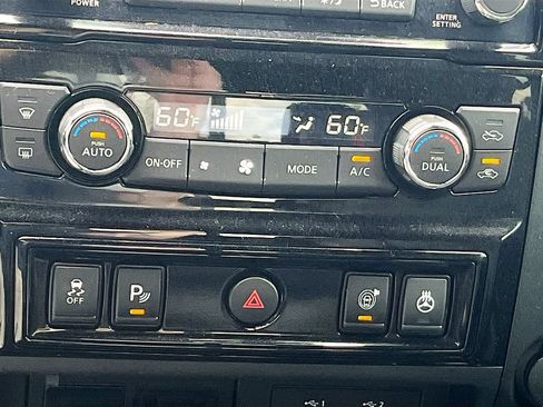 Used 2024 Nissan Titan PRO-4X w/ Pro-4x Convenience Package AWD/4WD image 16